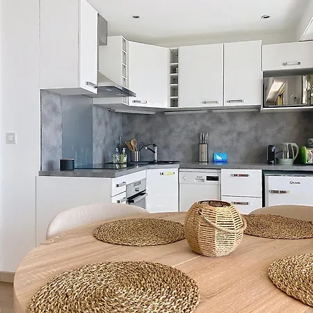 Seaside Sea View And Free Parking Appartement